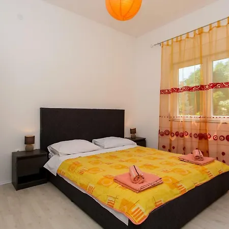 Mimi Apartment Draga Bašćanska