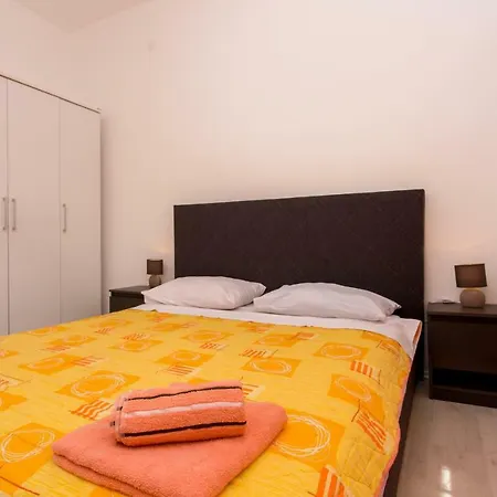 Mimi Apartment Draga Bašćanska